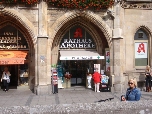 Rathaus Apotheke/Pharmacie.